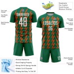 Benutzerdefinierte Kelly Grün Weiß-Orange Zickzack Form Sublimation Fußball Uniform Trikot Benutzerdefinierte Kelly Grün Weiß-Orange Zickzack Form Sublimation Fußball Uniform Trikot